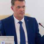 Cum relatează presa rusă demisia lui Ionuț Moșteanu. Pasajul ignorat de ziarele de la Moscova despre „asaltul Rusiei” asupra României și Europei