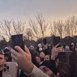 Proteste puternice au izbucnit în comuna bunicilor băiatului de 13 ani, implicat în moartea lui Mario: „Copilul acesta nu are voie să fie lі